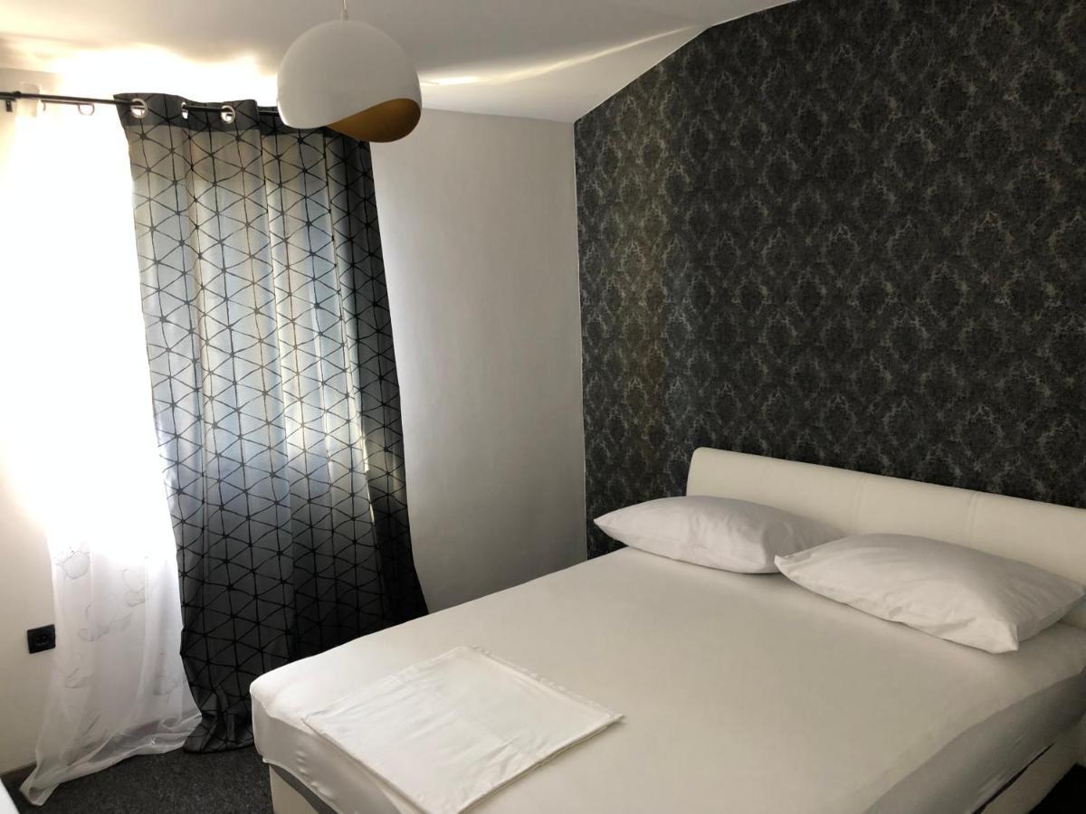 Apartmani Bm ビオグラード・ナ・モル エクステリア 写真
