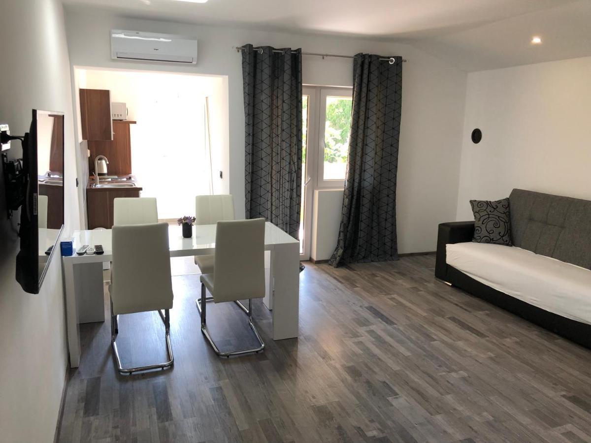 Apartmani Bm ビオグラード・ナ・モル エクステリア 写真