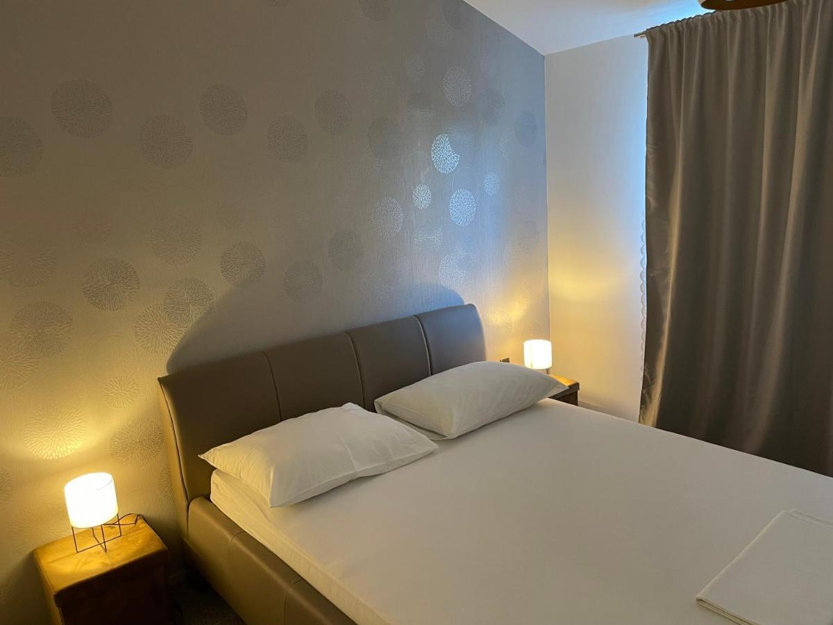 Apartmani Bm ビオグラード・ナ・モル エクステリア 写真